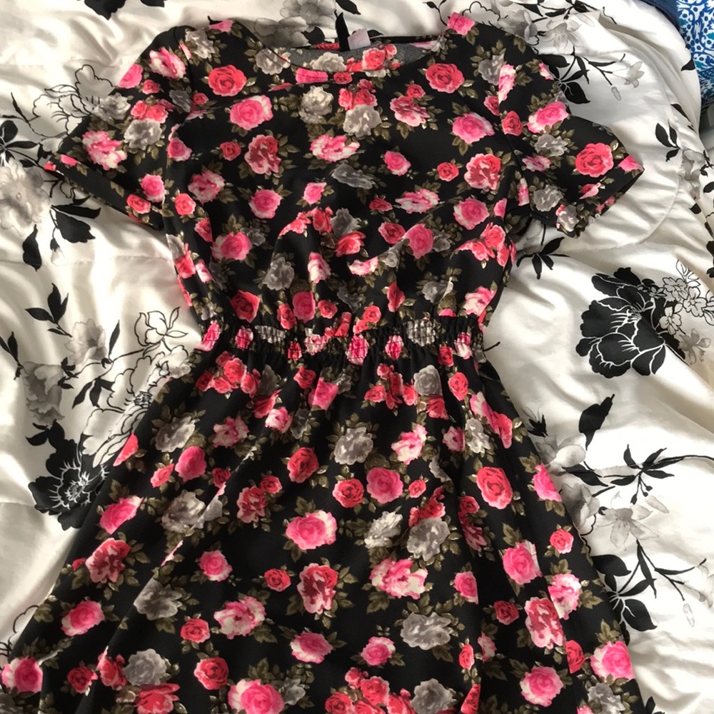 H&M mine floral dress with pockets